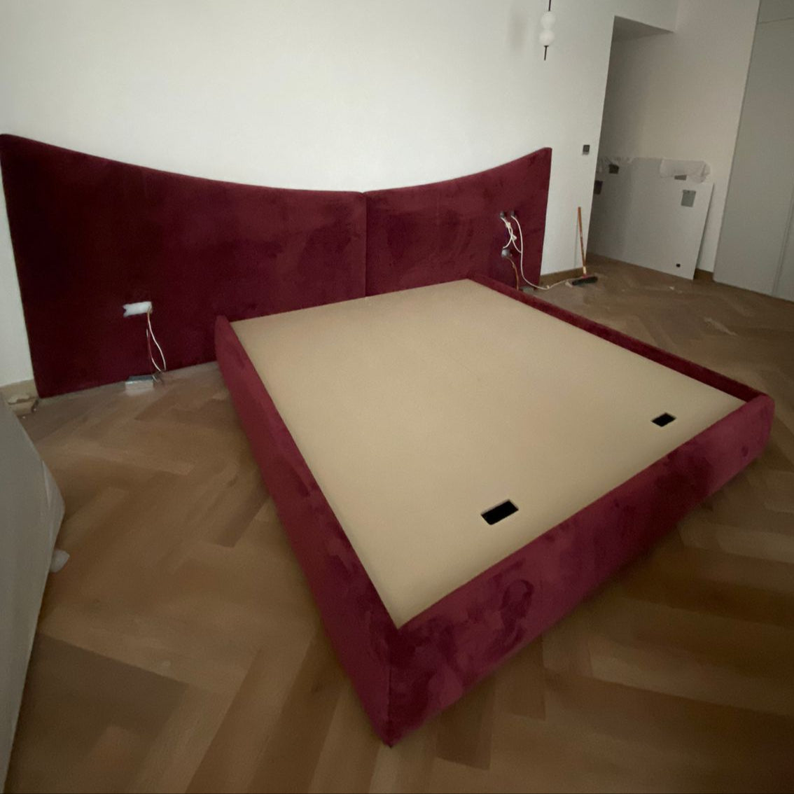 SONATA BED WITH CURVED HEADBOARD